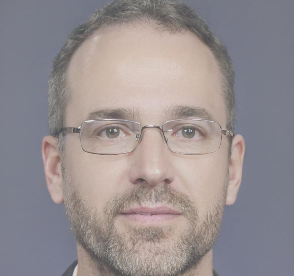 Director Ejecutivo Armando Velasco